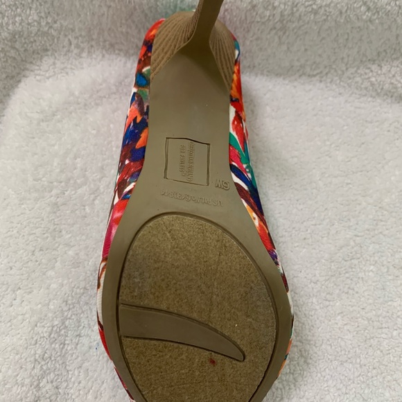 Festive and fun peep toe Sz 6W. Christian Siriano - Picture 9 of 13